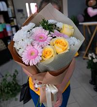 Букет цветов из:  Герберы, Розы и Хризантемы в Никиткино