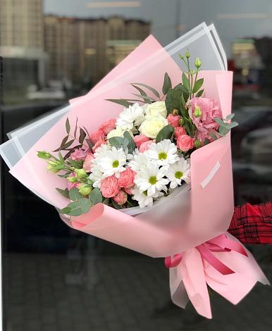 Букет цветов из: Розы, Лизиантусы и Хризантемы в Никиткино